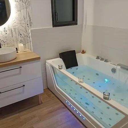 Le Paradis Secret Et Balneo Σπίτι διακοπών