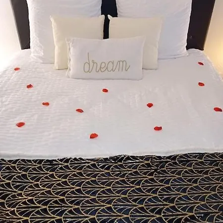 Le Paradis Secret Et Balneo Gouville-sur-Mer